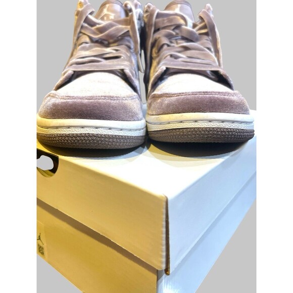 Nike Lavender High-Top Sneakers in Box - Picture 8 of 10